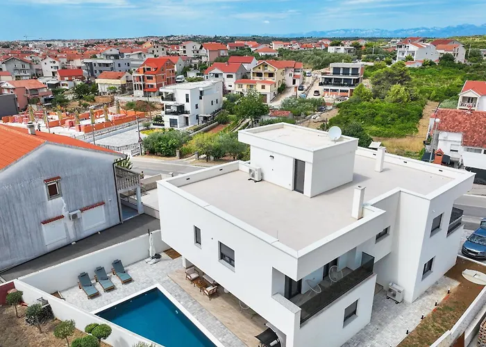 Nika Villa